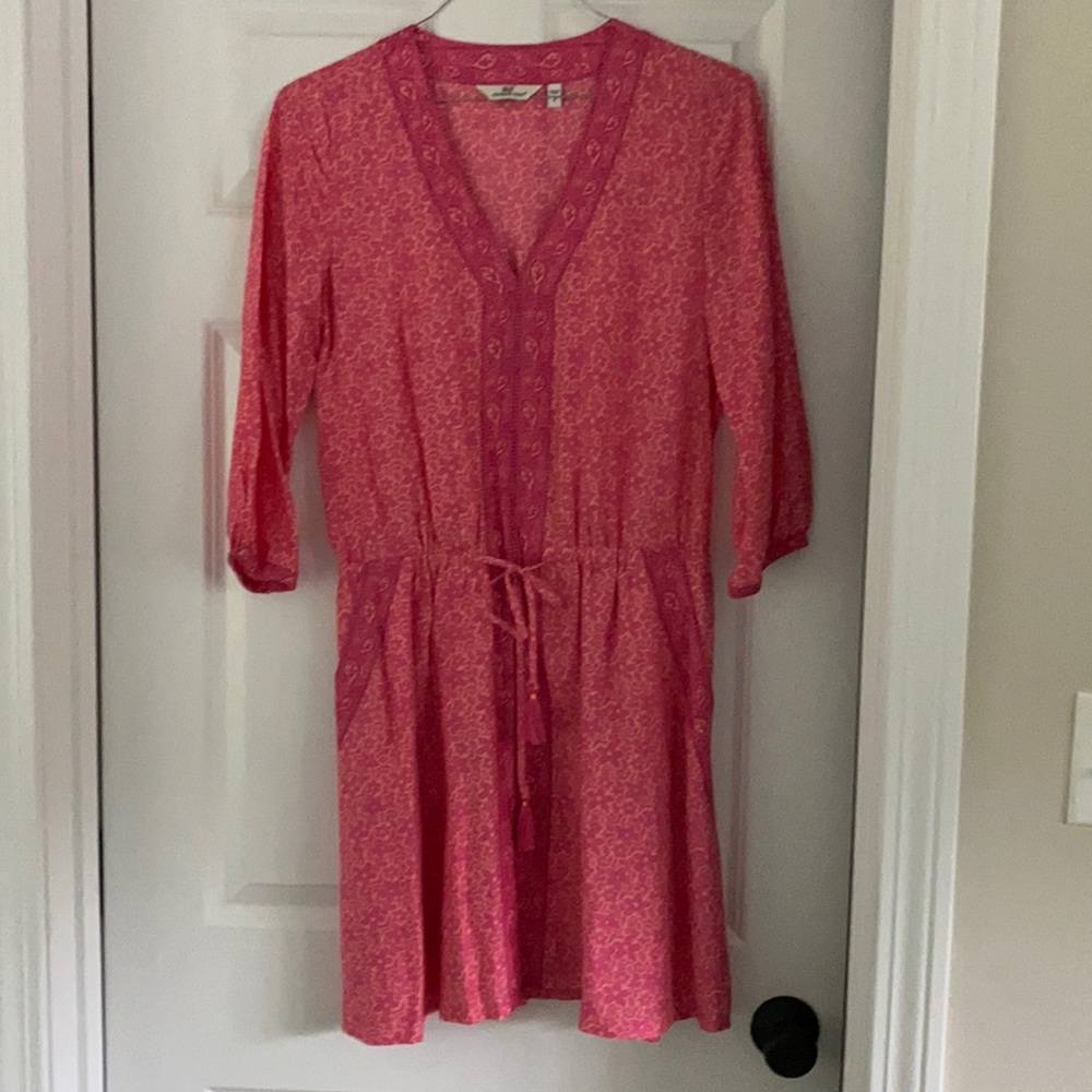 Vineyard Vines rayon/silk dress with lining
